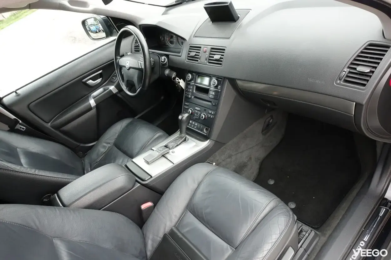 Volvo XC90 Summum AWD 7k 2.4 136kW