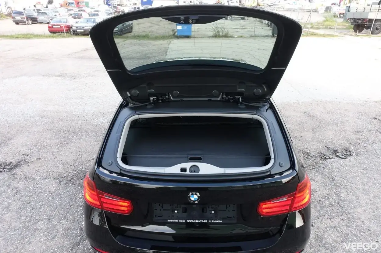 BMW 318D Touring 2.0 105kW