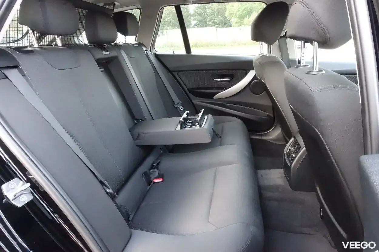 BMW 318D Touring 2.0 105kW