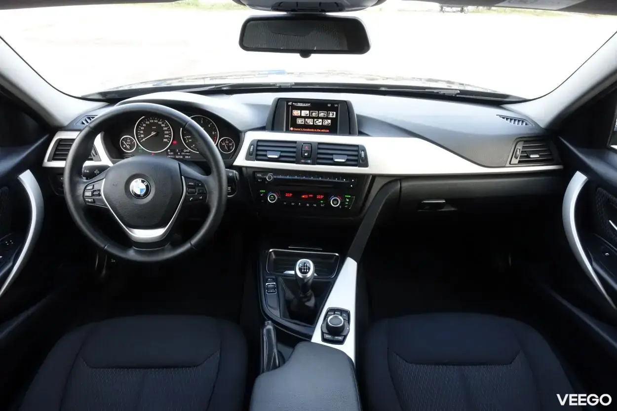 BMW 318D Touring 2.0 105kW