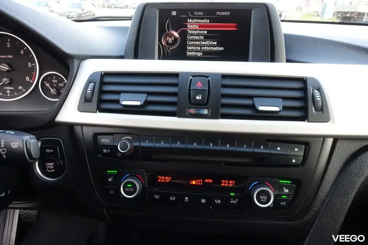 BMW 318D Touring 2.0 105kW