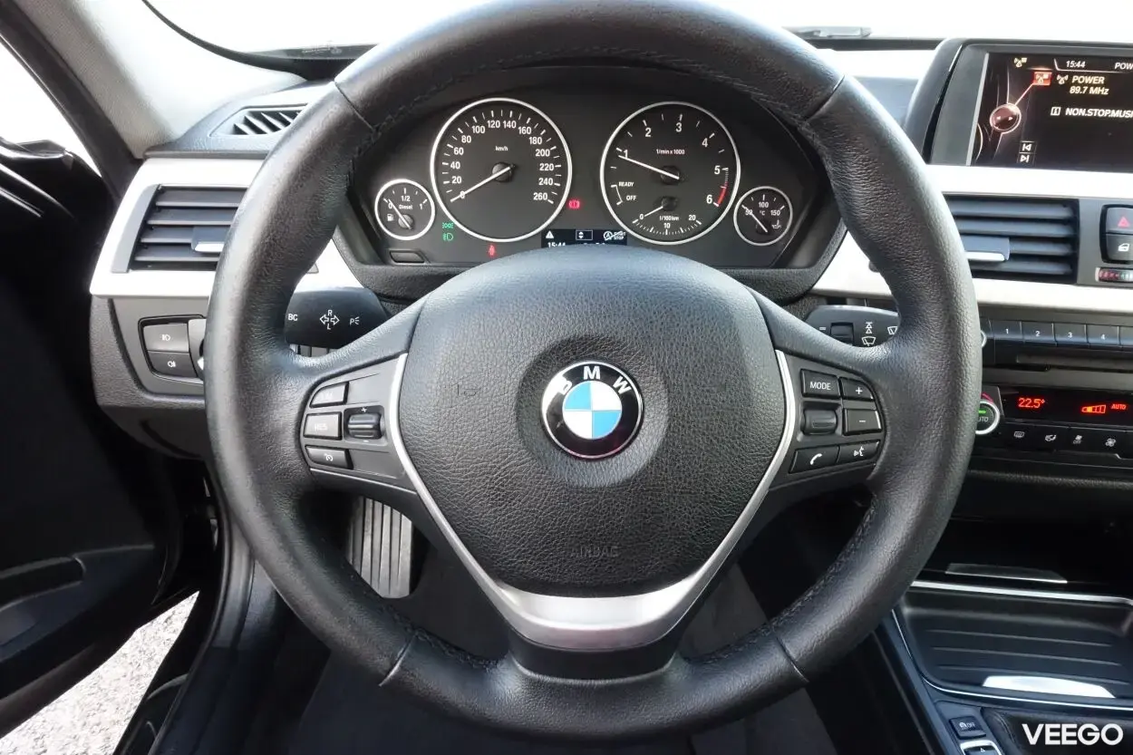 BMW 318D Touring 2.0 105kW