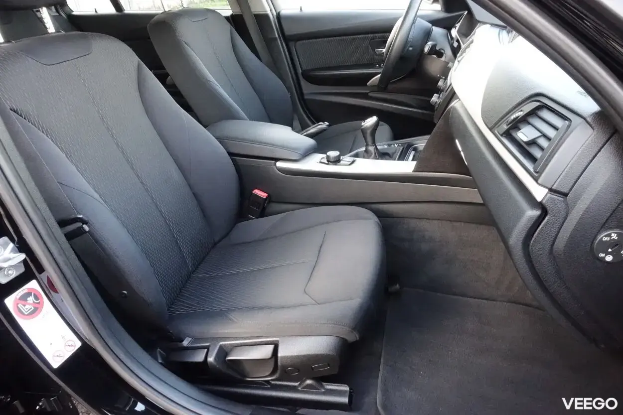 BMW 318D Touring 2.0 105kW