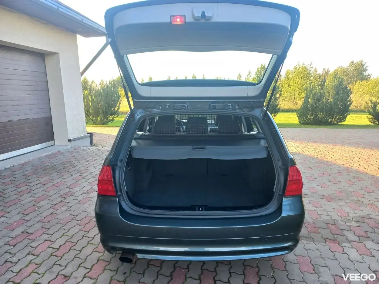 BMW 320 Touring 2.0 105kW