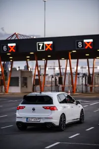 Volkswagen Golf GTI CLUBSPORT 2.0 221kW thumbnail