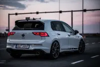 Volkswagen Golf GTI CLUBSPORT 2.0 221kW thumbnail