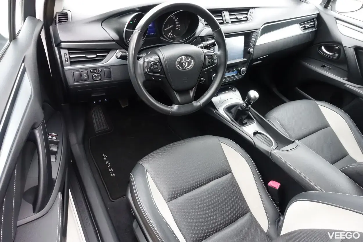 Toyota Avensis Touring Sports 2.0 105kW
