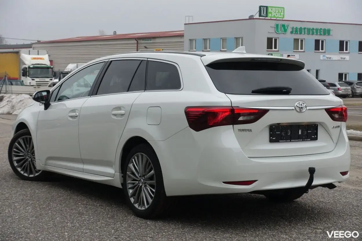Toyota Avensis Touring Sports 2.0 105kW