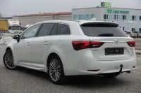Toyota Avensis Touring Sports 2.0 105kW thumbnail