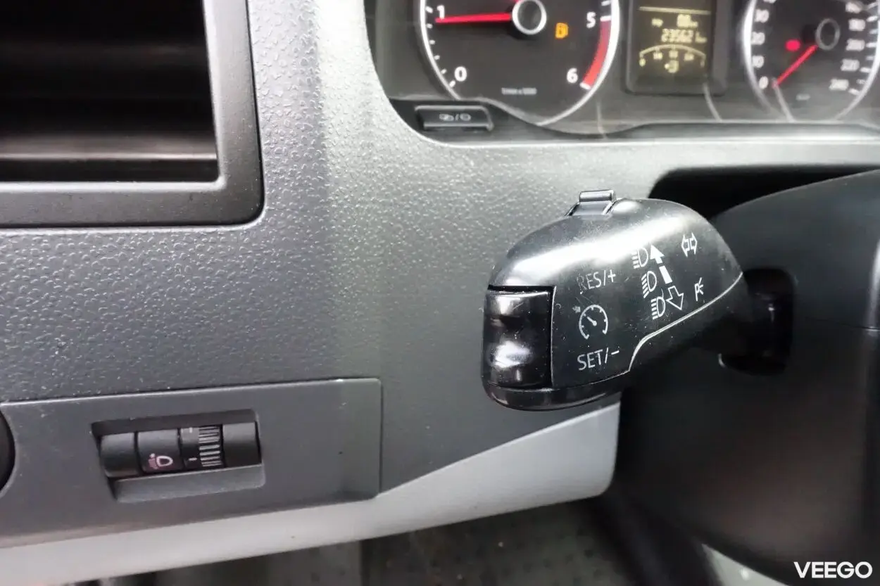 Volkswagen Transporter T5 2.0 103kW