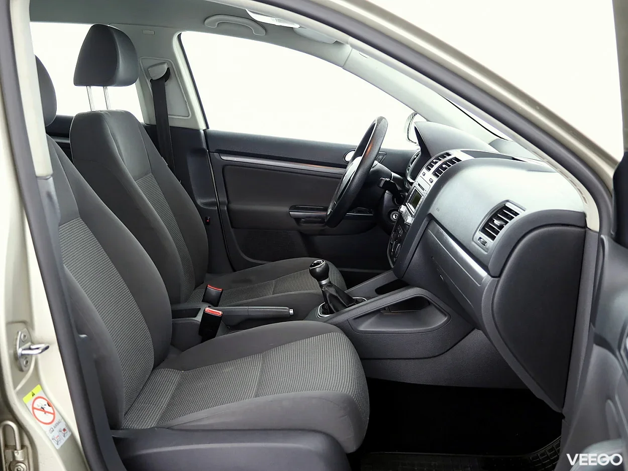 Volkswagen Golf 1.6 75kW