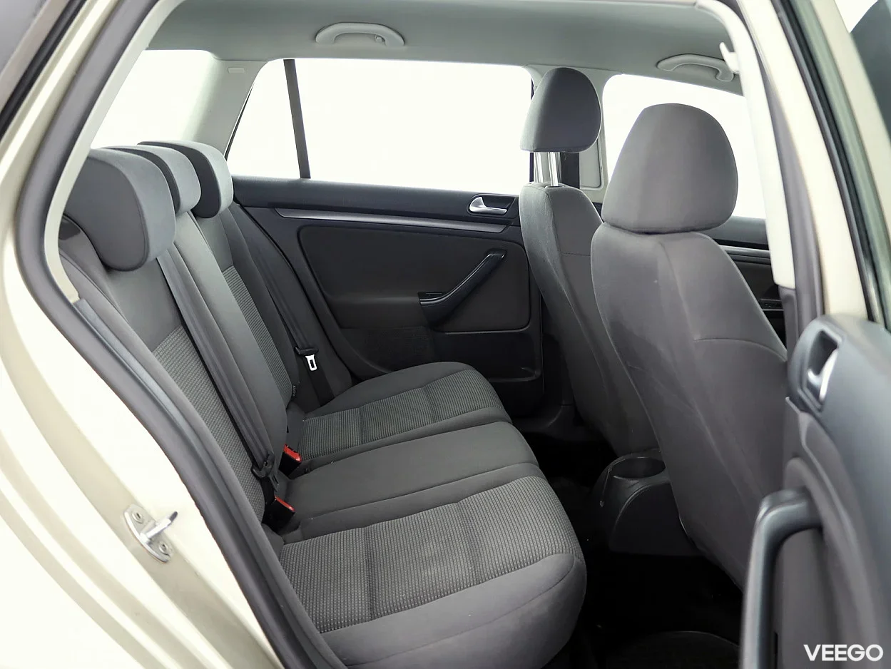 Volkswagen Golf 1.6 75kW