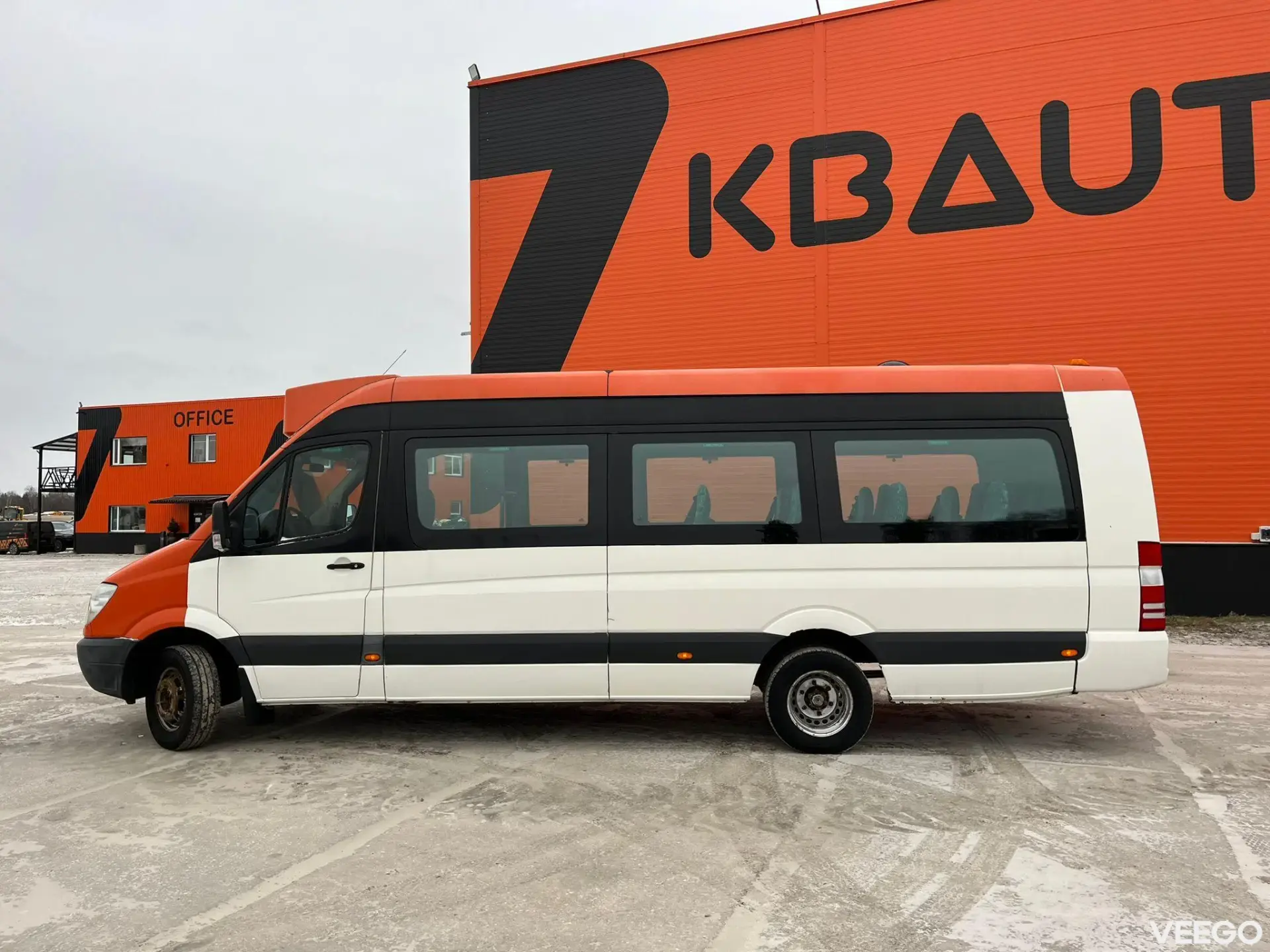 Mercedes-Benz SPRINTER 515 CDI 20 + 1 SEATS / AC 110kW