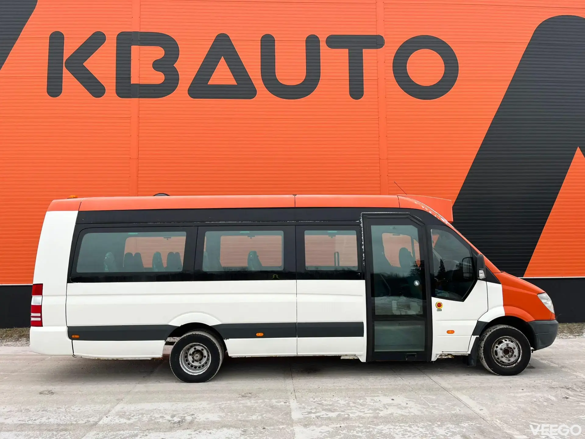 Mercedes-Benz SPRINTER 515 CDI 20 + 1 SEATS / AC 110kW