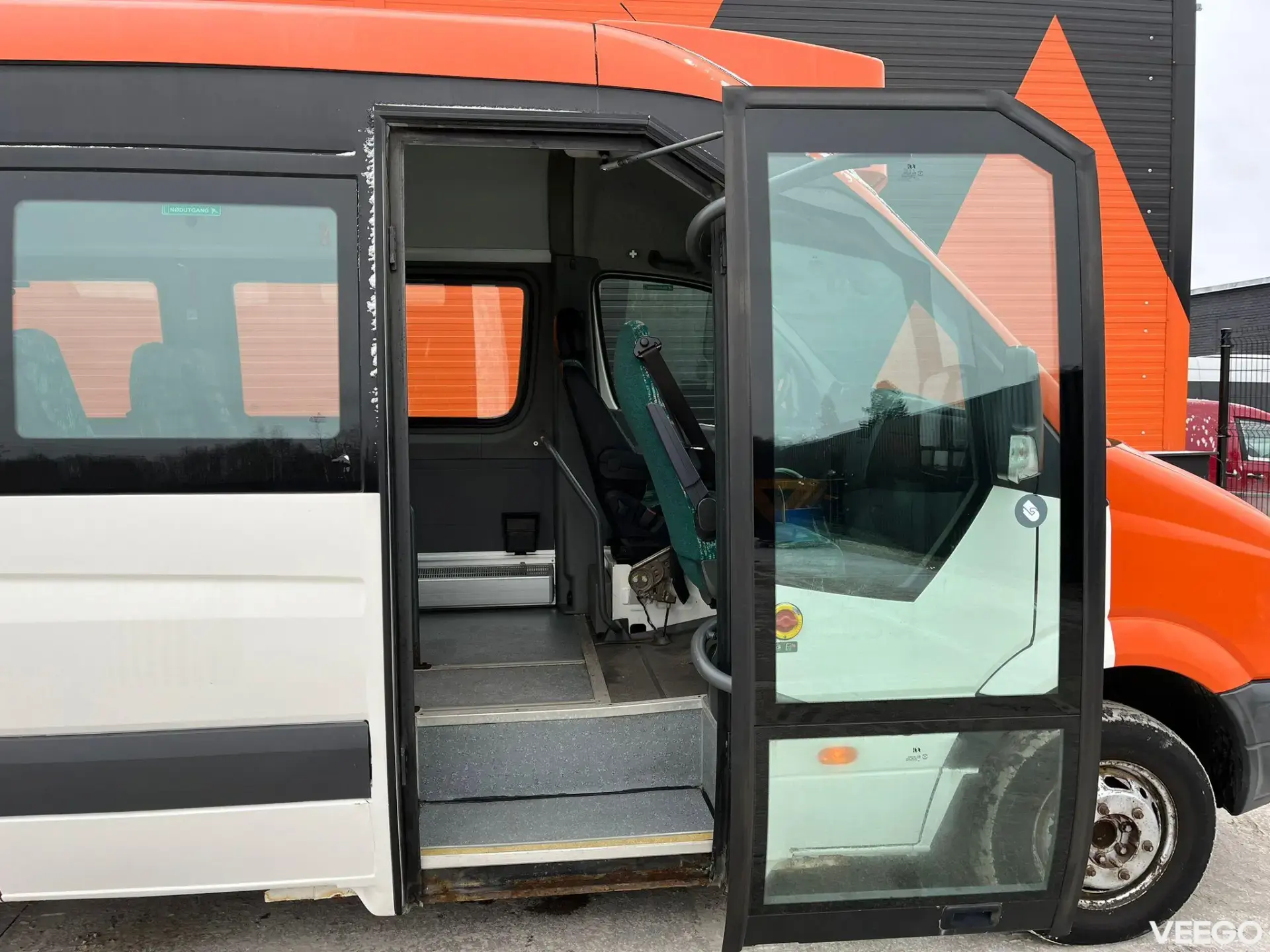 Mercedes-Benz SPRINTER 515 CDI 20 + 1 SEATS / AC 110kW