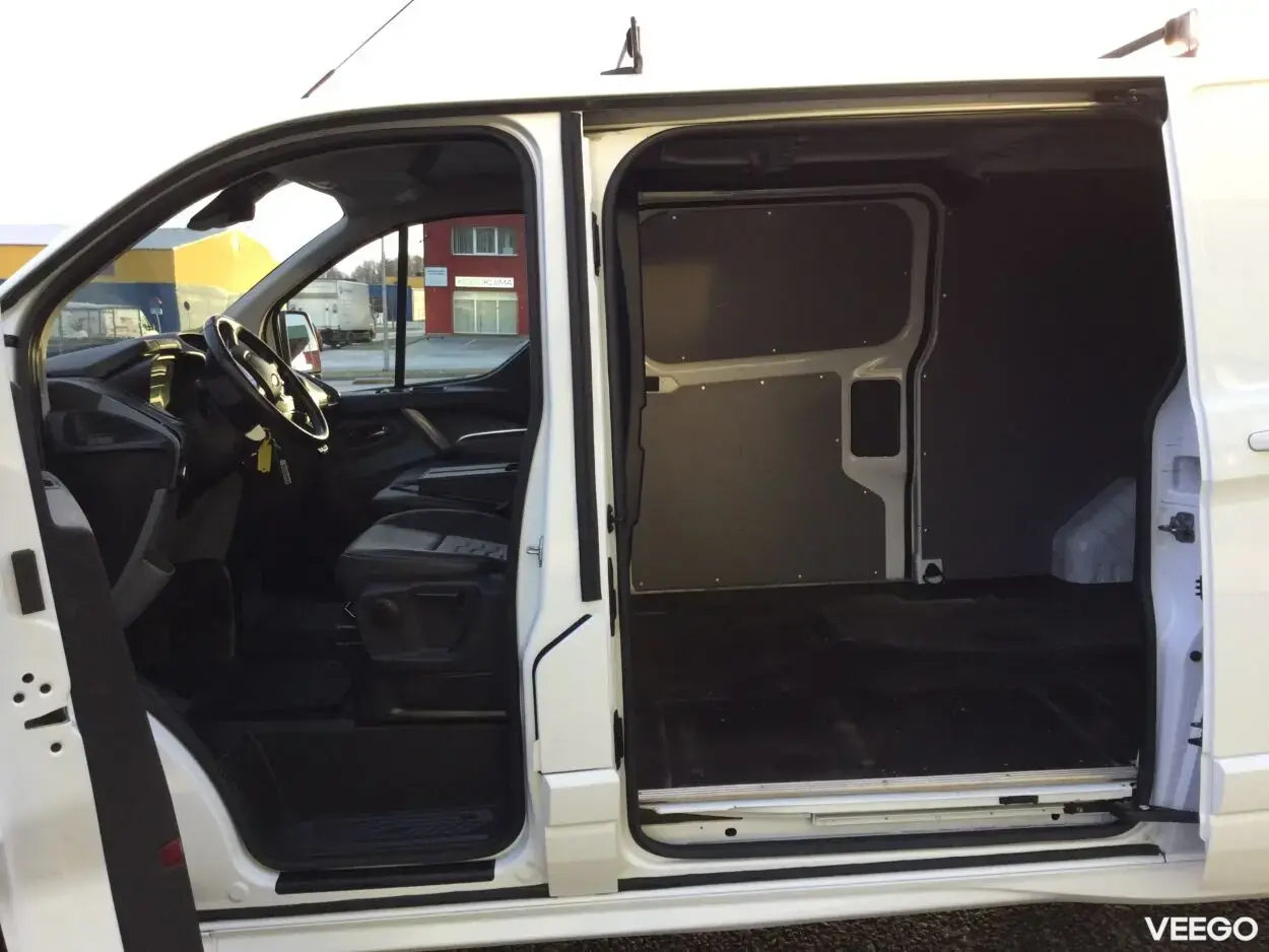 Ford Transit Custom Long 290 2.2 125kW