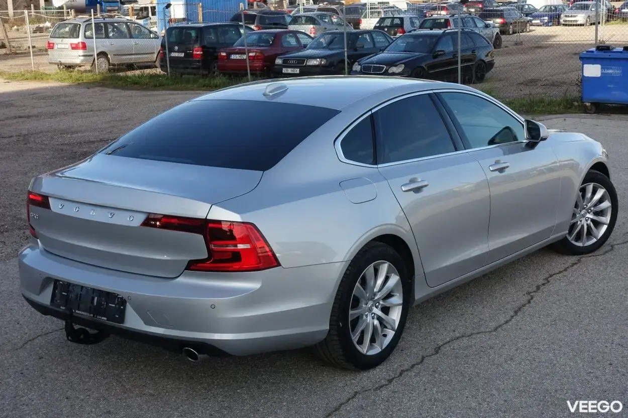 Volvo S90 Momentum 2.0 110kW