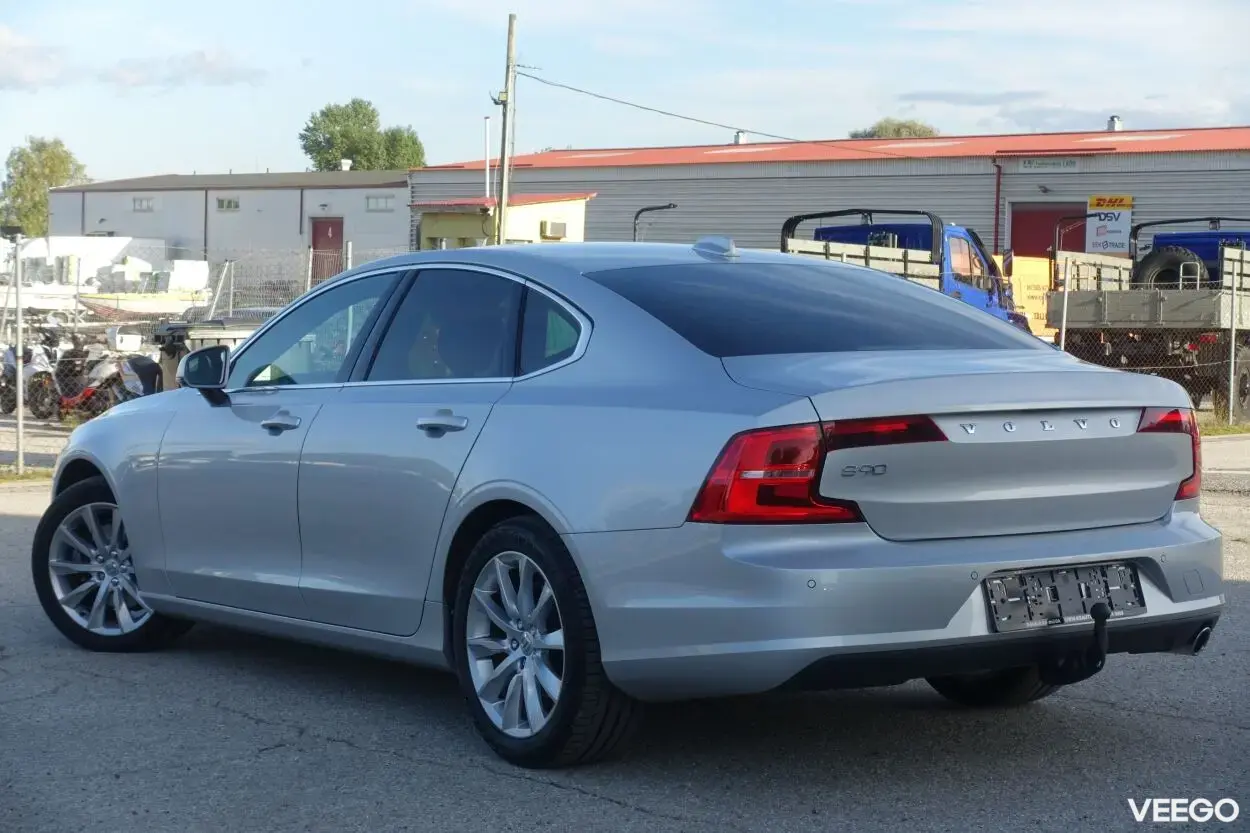 Volvo S90 Momentum 2.0 110kW