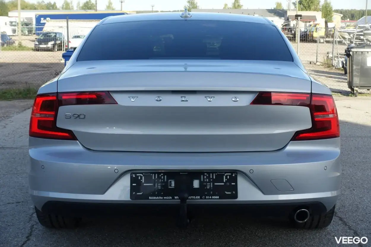 Volvo S90 Momentum 2.0 110kW