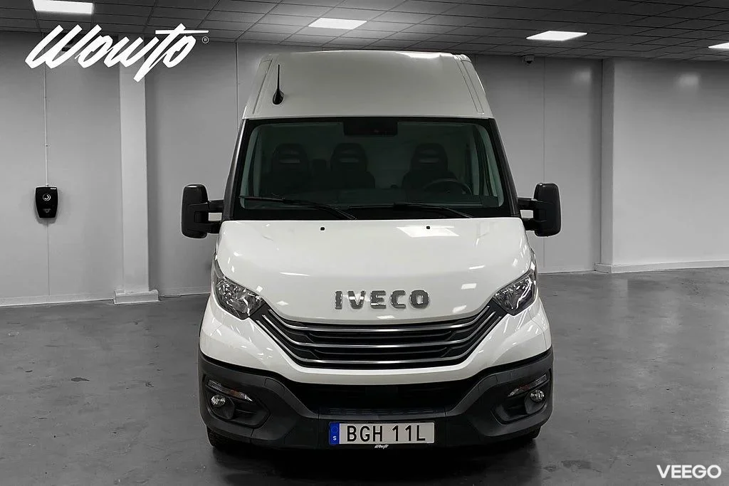 Iveco Daily 35-140 2.3 JTD Hi-Matic 136HK L4H2 3-Sits /Moms 100kW
