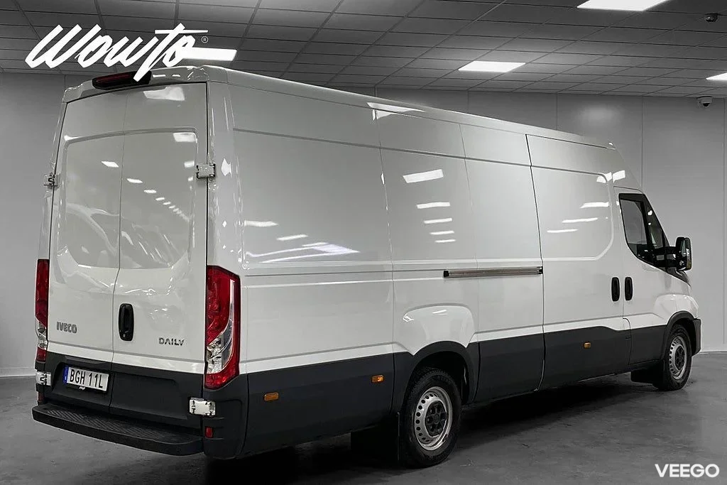 Iveco Daily 35-140 2.3 JTD Hi-Matic 136HK L4H2 3-Sits /Moms 100kW