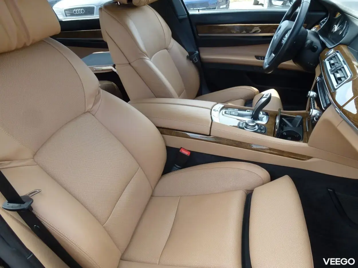 BMW ACTIVEHYBRID 7L 4.4 330kW