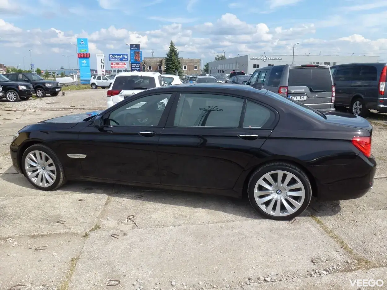 BMW ACTIVEHYBRID 7L 4.4 330kW