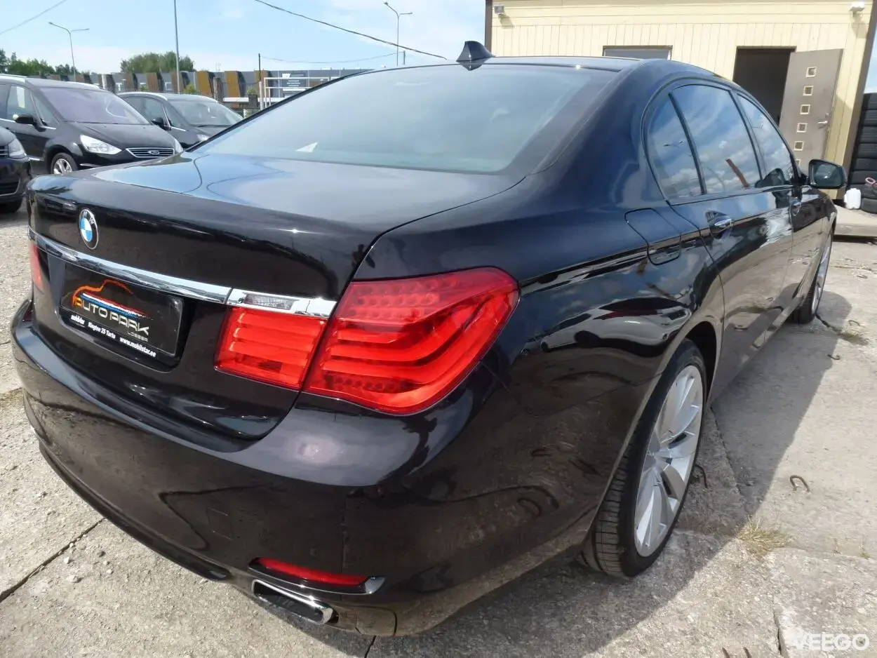 BMW ACTIVEHYBRID 7L 4.4 330kW