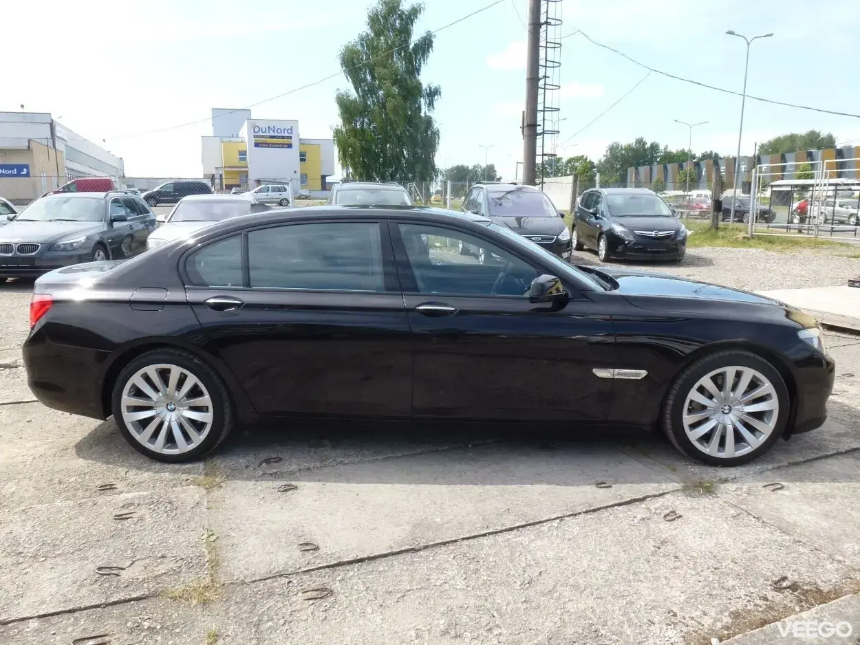 BMW ACTIVEHYBRID 7L 4.4 330kW