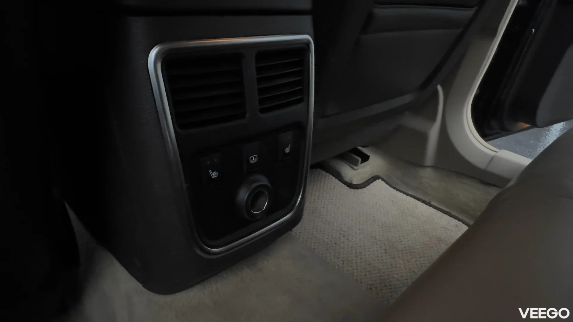 Lancia Thema 3.0 176kW