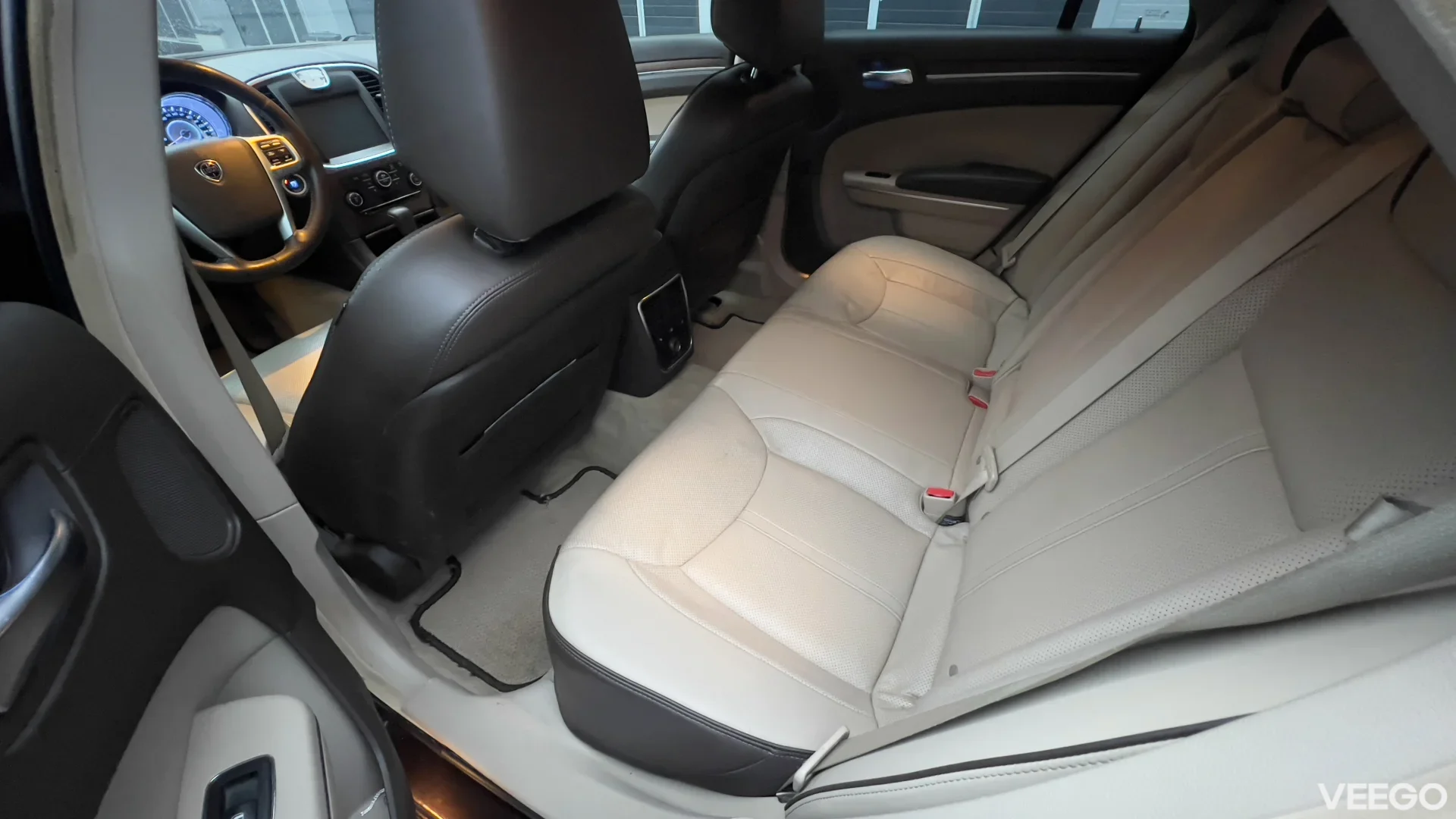 Lancia Thema 3.0 176kW