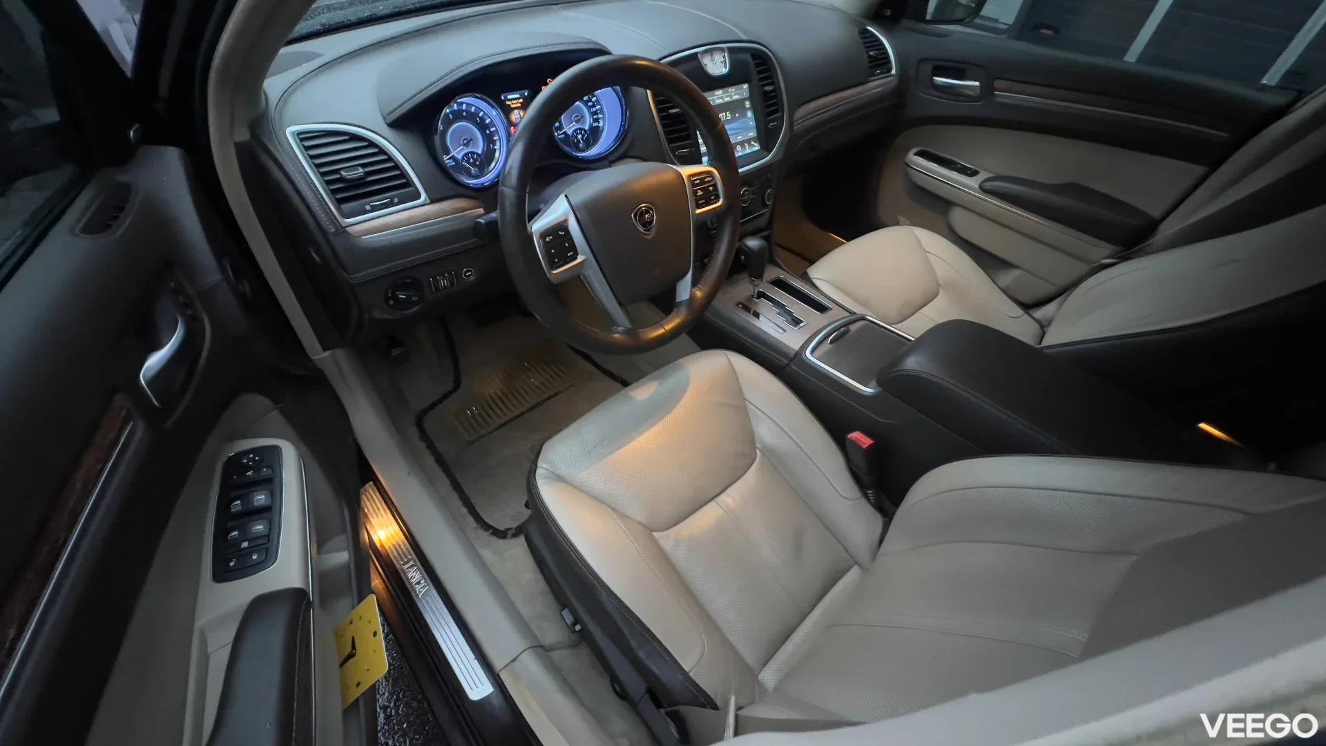 Lancia Thema 3.0 176kW