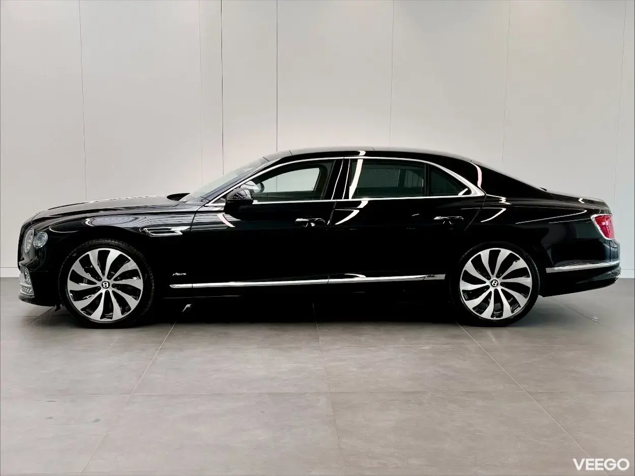 Bentley Flying Spur Azure V8 404kW