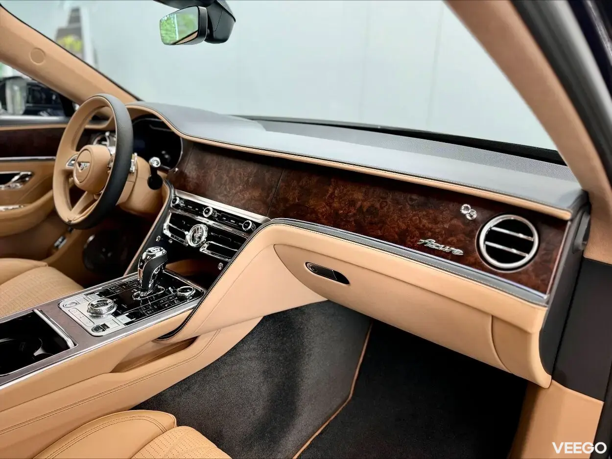 Bentley Flying Spur Azure V8 404kW