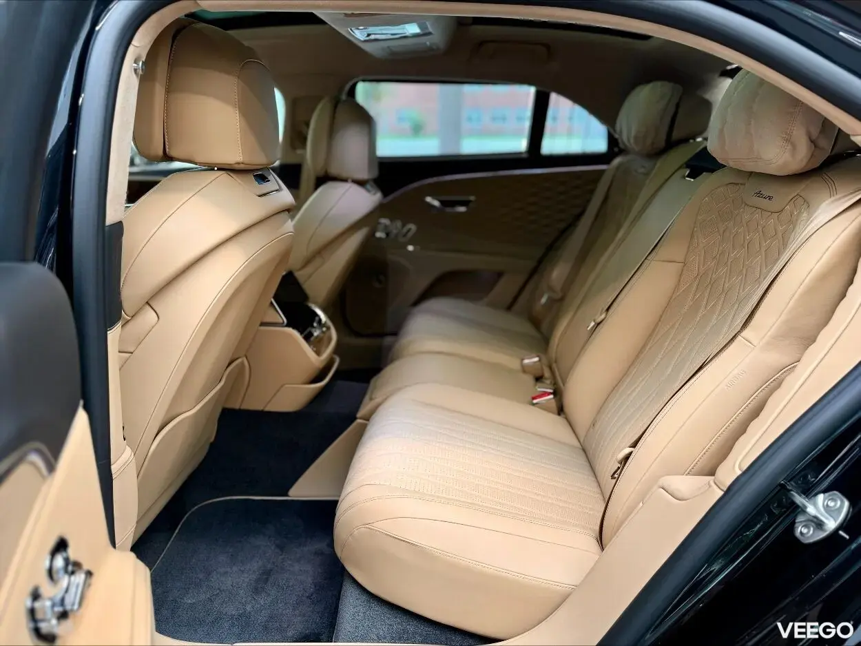 Bentley Flying Spur Azure V8 404kW