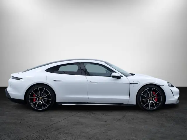 Image of Porsche Taycan 4S 420kW