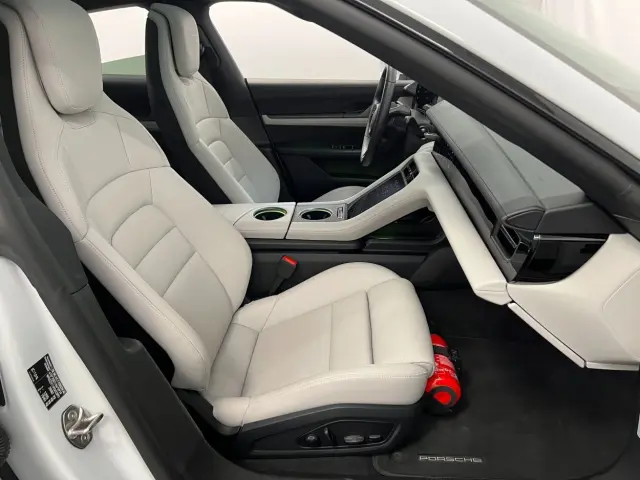 Image of Porsche Taycan 4S 420kW