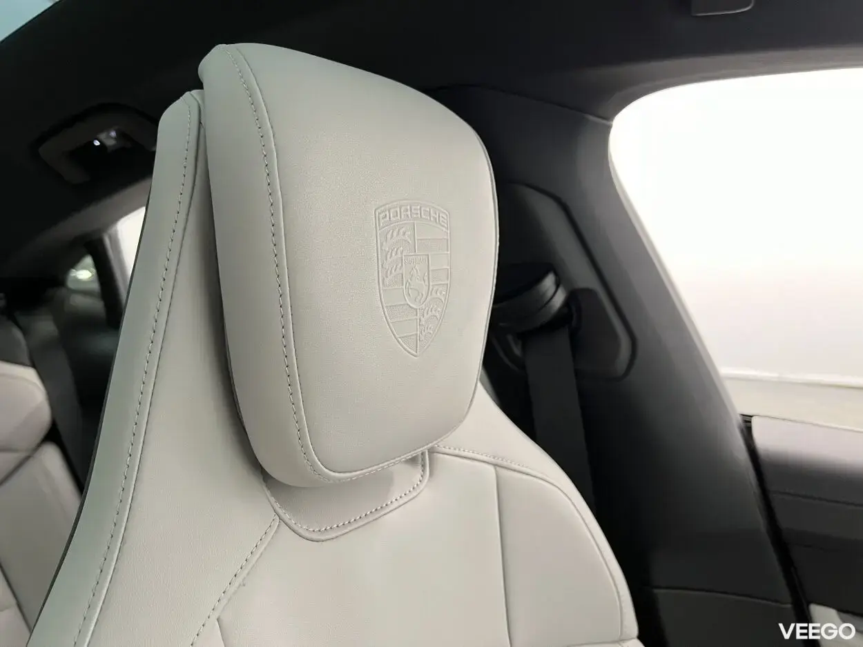 Porsche Taycan 4S 420kW