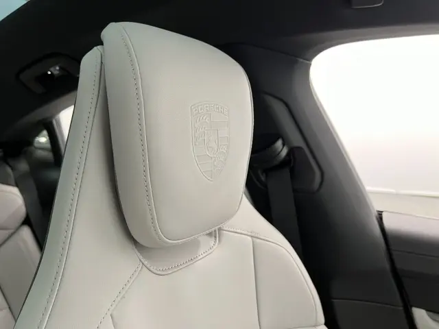 Image of Porsche Taycan 4S 420kW