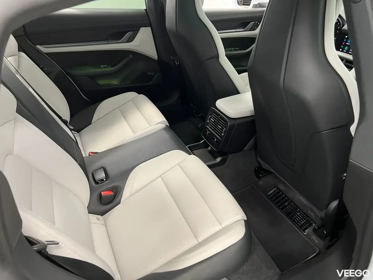 Porsche Taycan 4S 420kW