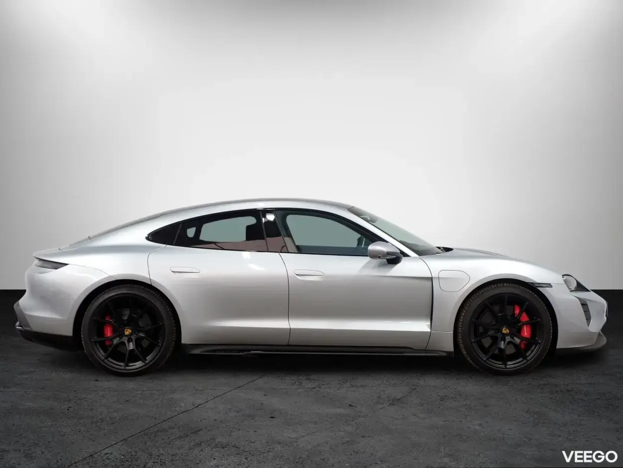 Porsche Taycan GTS 440kW