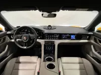 Porsche Taycan 4S Cross Turismo 420kW thumbnail