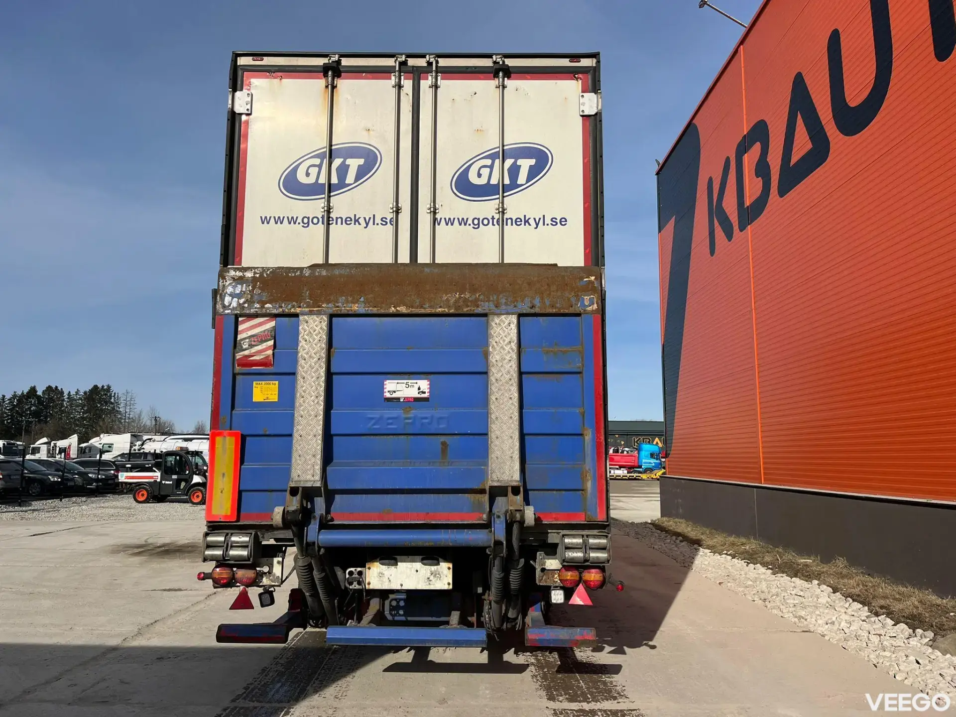 Schmitz SCB S3B CARRIER Vector 1550 / BOX L=13396 mm kW