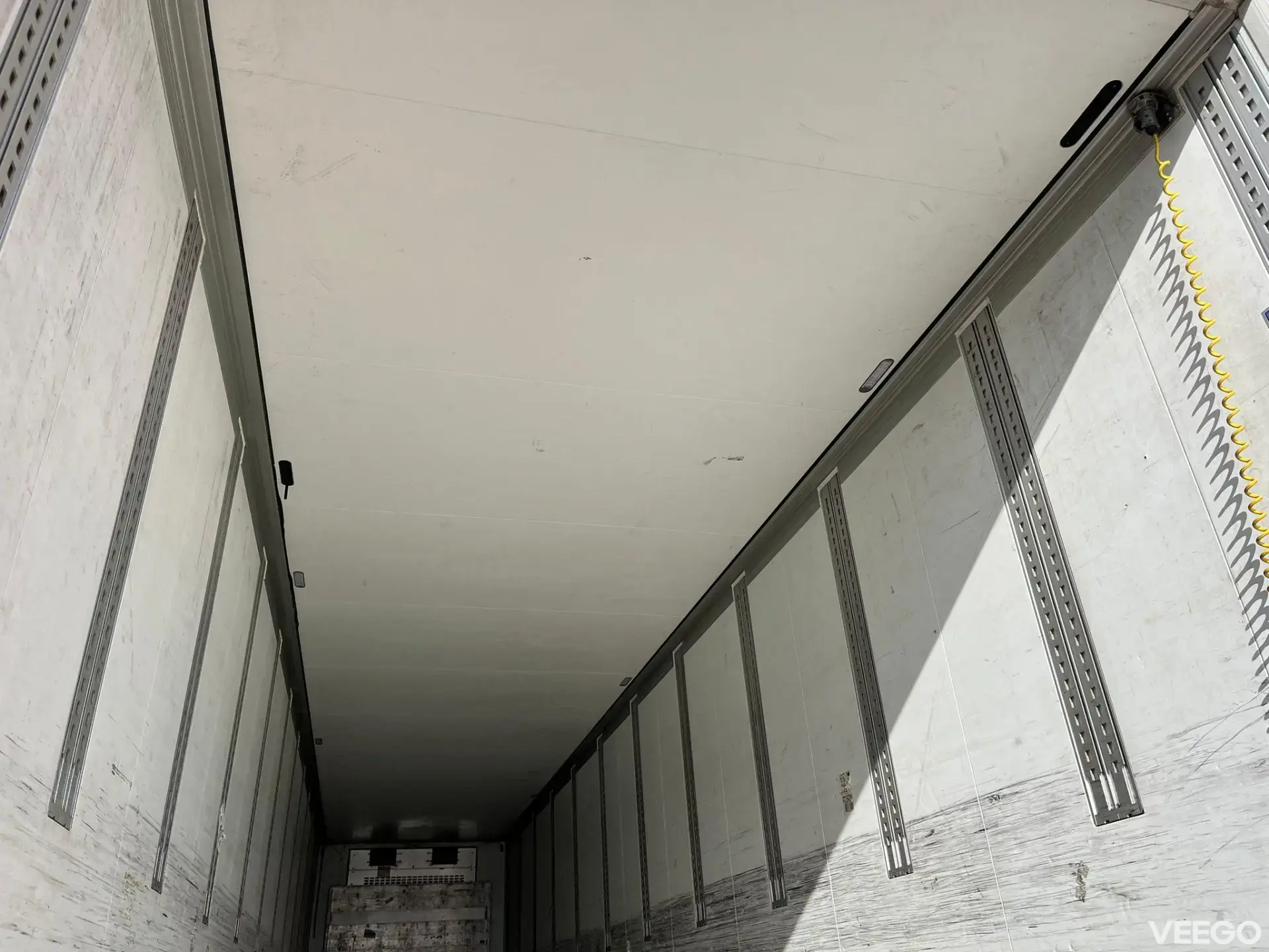Schmitz SCB S3B CARRIER Vector 1550 / BOX L=13396 mm kW