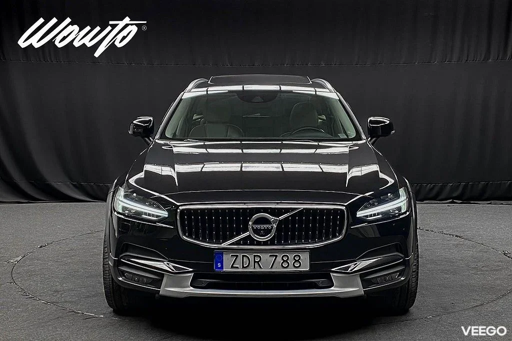 Volvo V90 Cross Country T5 AWD 250HK Inscription /Pano /360 184kW