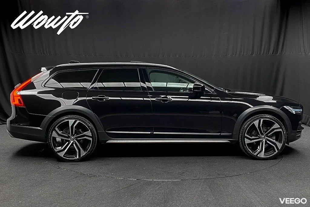 Volvo V90 Cross Country T5 AWD 250HK Inscription /Pano /360 184kW