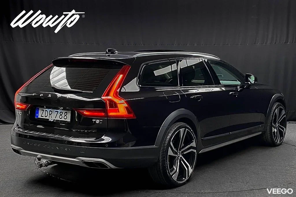 Volvo V90 Cross Country T5 AWD 250HK Inscription /Pano /360 184kW