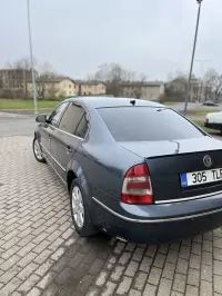 Skoda Superb 2.5 120kW thumbnail