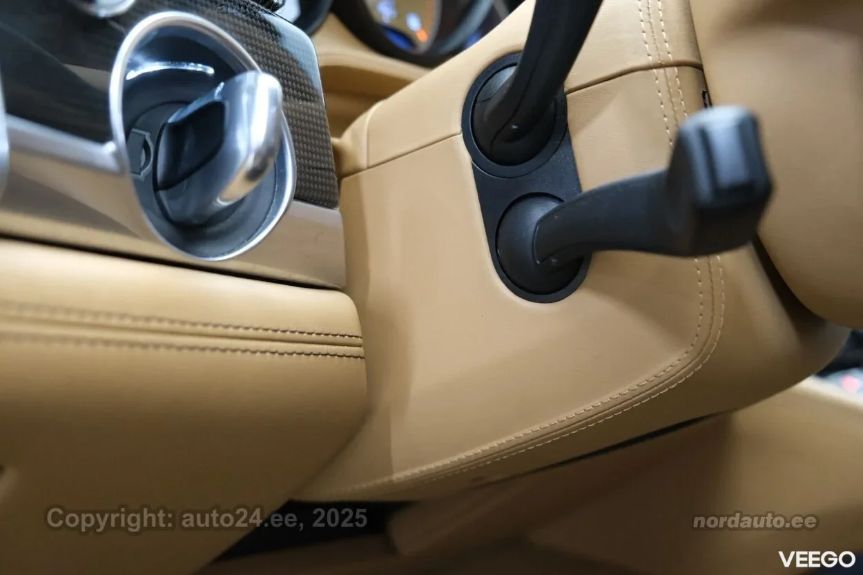 Porsche Panamera 4S - 3 309kW