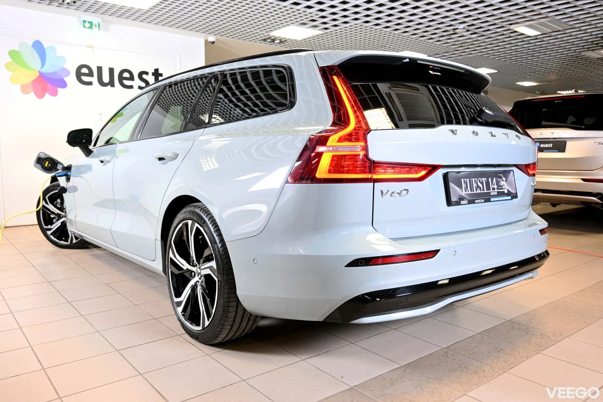 Volvo V60 AWD T6 H&K DARK PLUS XENIUM INTELLI SAFE PRO 2 293kW